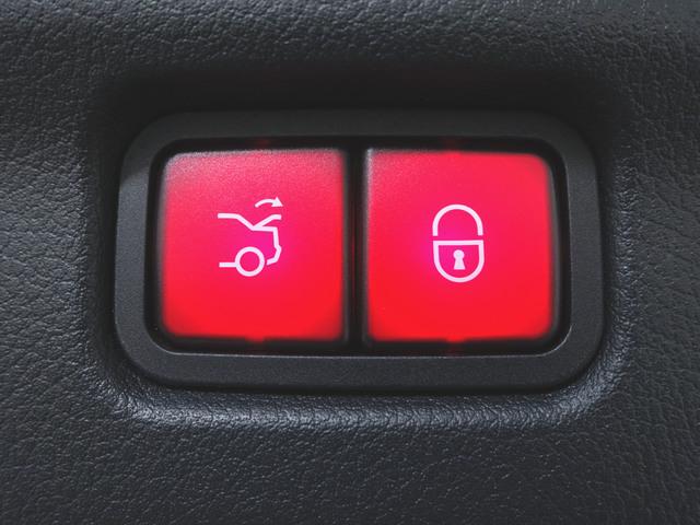 Ｃクラス Ｃ２２０　ｄ　アバンギャルド　ＡＭＧラインパッケージ　ベーシックパッケージ　Ｂｌｕｅｔｏｏｔｈ接続　ＥＴＣ　ＬＥＤヘッドライト　ＴＶ　アイドリングストップ　クルーズコントロール　コネクテッド機能　サイドカメラ　シートヒーター（25枚目）