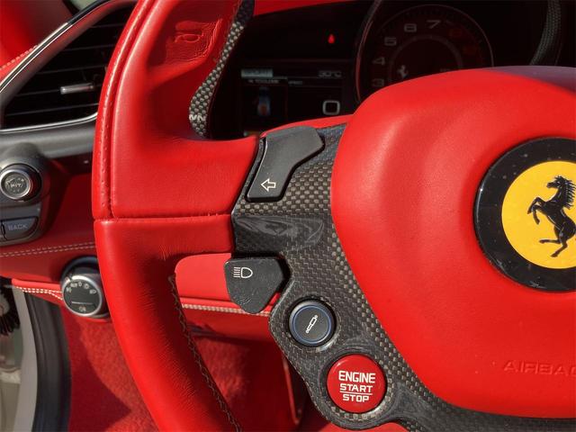 ４８８ＧＴＢ 　Ｖ８ターボ６７０ＰＳ　純正２０インチＡＷ　７速ＡＴ　パドルシフト　プッシュスタート　ＨＩＤヘッドライト　赤革電動パワーシート　点検整備記録簿　ドライブレコーダー（27枚目）