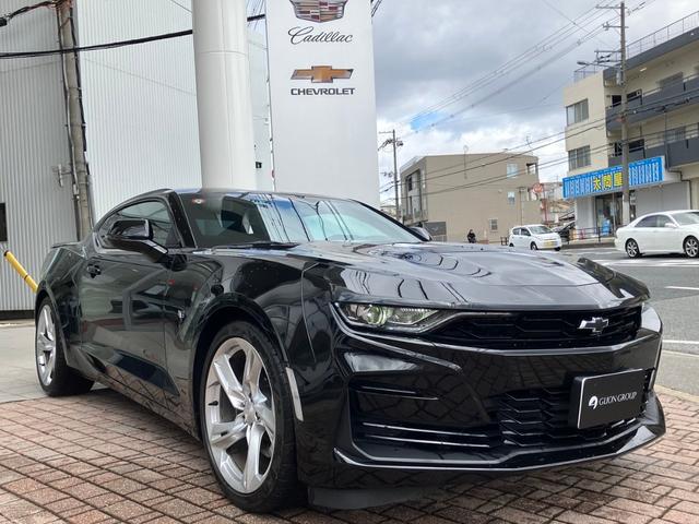 シボレーカマロ ＳＳ　ワンオーナー　Ｖ８エンジン　ＡｐｐｌｅＣａｒＰｌａｙ　デジタルミラー　ヘッドアップディスプレイ　アンビエントライト　赤黒レザーシート　シートヒーター　ベンチレーション　ステアリングヒーター　ＥＴＣ（10枚目）