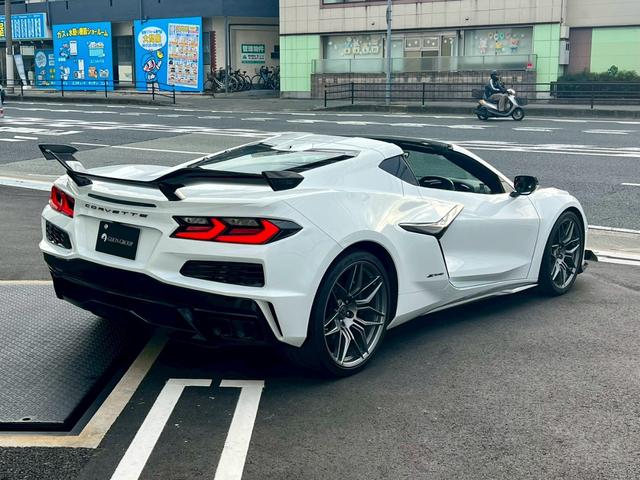 シボレーコルベット Z06 シボレー認定中古車 正規ディーラー車 Z07パッケージ装着車両 ブレンボカーボンセラミックブレーキ コンペティションバケットシート 650psV8DOHC チタニウムサテン鍛造AW BOSEサウンド(7枚目)