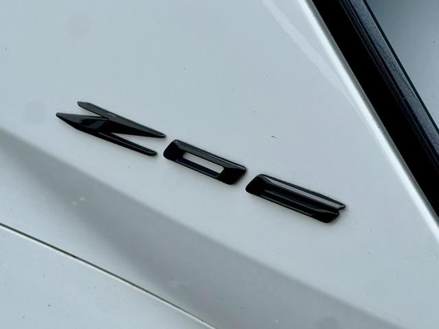 シボレーコルベット Z06 シボレー認定中古車 正規ディーラー車 Z07パッケージ装着車両 ブレンボカーボンセラミックブレーキ コンペティションバケットシート 650psV8DOHC チタニウムサテン鍛造AW BOSEサウンド(20枚目)