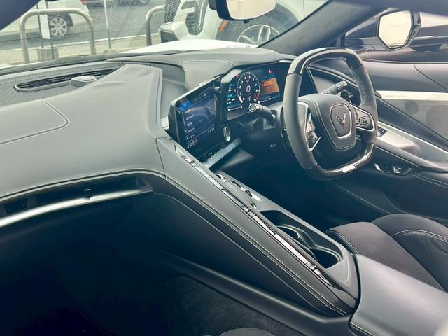 シボレーコルベット Z06 シボレー認定中古車 正規ディーラー車 Z07パッケージ装着車両 ブレンボカーボンセラミックブレーキ コンペティションバケットシート 650psV8DOHC チタニウムサテン鍛造AW BOSEサウンド(29枚目)