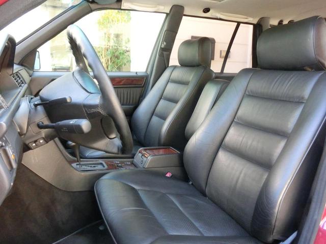 Eクラスステーションワゴン E320ステーションワゴン 新車並行 左ハンドル 5速A/T 本革シート サンルーフ(13枚目)