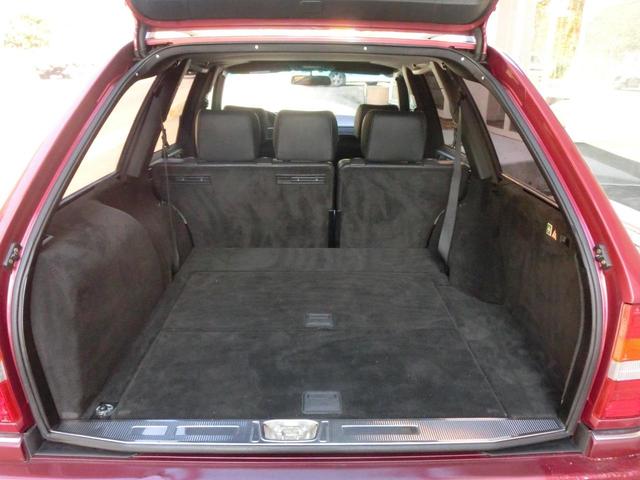 Eクラスステーションワゴン E320ステーションワゴン 新車並行 左ハンドル 5速A/T 本革シート サンルーフ(19枚目)