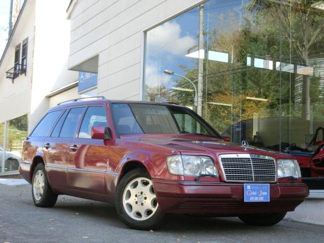 Eクラスステーションワゴン E320ステーションワゴン 新車並行 左ハンドル 5速A/T 本革シート サンルーフ(20枚目)