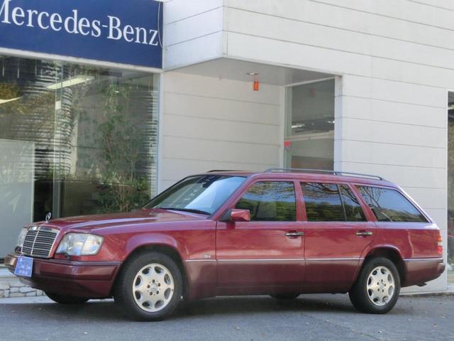 Eクラスステーションワゴン E320ステーションワゴン 新車並行 左ハンドル 5速A/T 本革シート サンルーフ(24枚目)