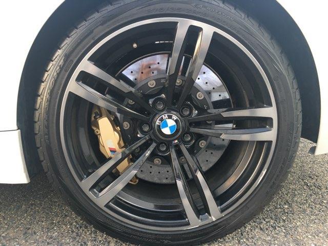 M4クーペ アクラポビッチマフラー LEDヘッドライト サキールオレンジレザー 衝突軽減ブレーキ 車線逸脱警告 サンルーフ アダプティブMサス Mカーボンセラミックブレーキ バックカメラ シートヒーター F80(31枚目)