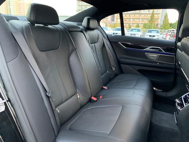 740i Mスポーツ 弊社デモカー ブラックレザーシート サンルーフ ハーマンカードン HDDナビ 地デジ レーンアシスト 全周囲カメラ アクティブクルーズコントロール ヘッドアップディスプレイ ソフトクローズドア ACC(16枚目)