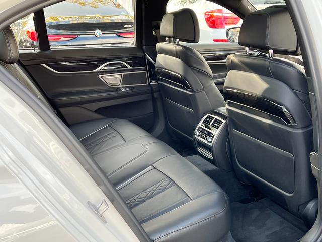 740d xDrive Mスポーツ サンルーフ ハーマンカードンスピーカー ヘッドアップディスプレイ ブラックレザーシート 純正20インチアロイホイール アクティブクルーズコントロール ステアリングアシスト レーザーライト(18枚目)