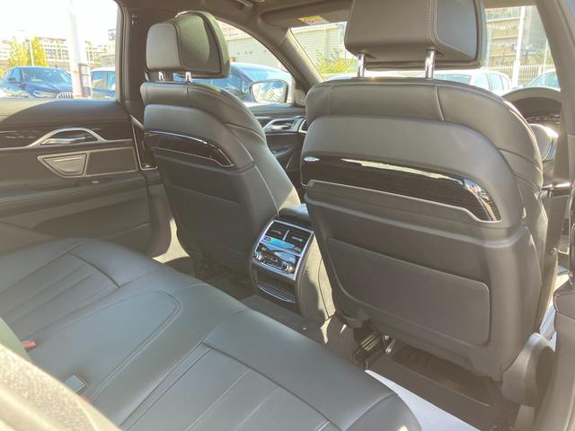 750i xDrive Mスポーツ ブラックレザー サンルーフ 20インチAW HDDナビ 地デジ ソフトクローズドア ヘッドアップディスプレイ ハーマンカードン 全周囲カメラ ETC インテリジェントセーフティ(16枚目)