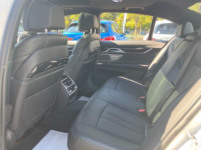 750i xDrive Mスポーツ ブラックレザー サンルーフ 20インチAW HDDナビ 地デジ ソフトクローズドア ヘッドアップディスプレイ ハーマンカードン 全周囲カメラ ETC インテリジェントセーフティ(18枚目)