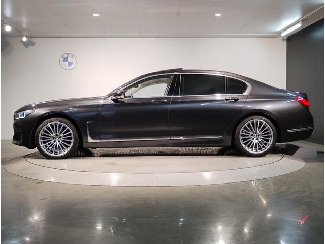 ７５０Ｌｉ　ｘＤｒｉｖｅ　エクセレンス　・フルレザーメリノ・白革・エグゼクティグラウンジシート☆ＯＰ２０ＡＷ☆アルカンターラルーフ・リアコンフォート・サンルーフ・ハーマンカードンスピーカー・純正ナビ・全周囲カメラ・ステアリングヒーター・(5枚目)