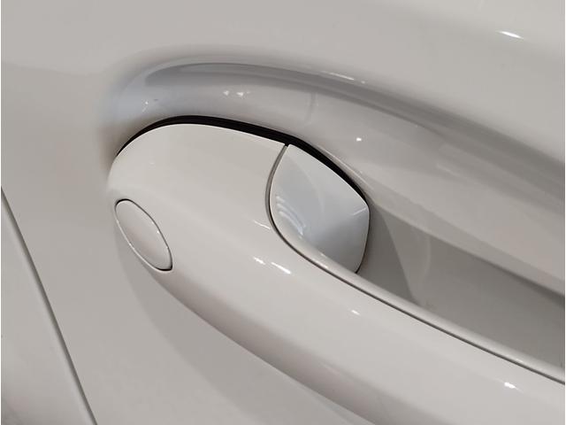 ３シリーズ ３２０ｉ　Ｍスポーツ　カーブドディスプレイ　後期Ｌｃｉ　パーキングアシストプラス　ドライビングアシストプロ　ヘッドアップディスプレイ　ワイヤレスチャージング　コンフォートアクセス　シートヒーター（14枚目）