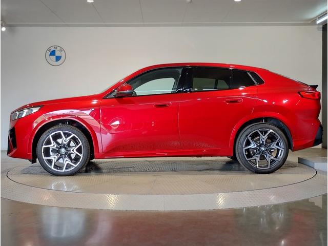 Ｘ２ ｘＤｒｉｖｅ　２０ｉ　Ｍスポーツハイラインパッケージ　ハイラインＰＫＧ・ブラックレザー・ハーマンカードンサラウンド・ハンドルヒーター・サンルーフ・全周囲カメラ・シートヒーター・ライブコクピットメーター・ＡｐｐｌｅＣａｒＰｉａｙ・ＡＣＣ・元レンタカー（5枚目）