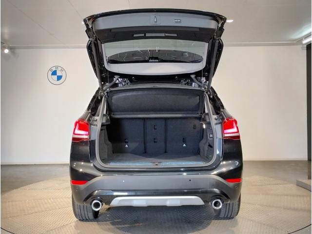 Ｘ１ ｘＤｒｉｖｅ　１８ｄ　ｘライン　コンフォートパッケージ　電動トランク　ＡＣＣ　パワーシート　衝突軽減ブレーキ　車線逸脱警告　パーキングサポート　後期ＬＥＤヘッドライト　純正ナビ　１８インチアルミ（17枚目）