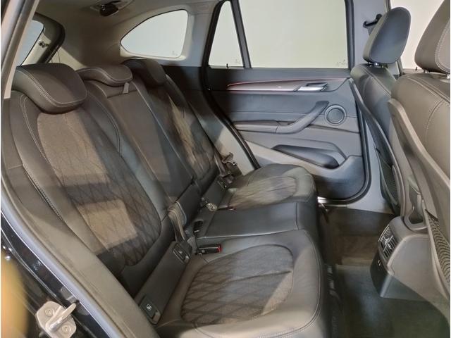 Ｘ１ ｘＤｒｉｖｅ　１８ｄ　ｘライン　コンフォートパッケージ　電動トランク　ＡＣＣ　パワーシート　衝突軽減ブレーキ　車線逸脱警告　パーキングサポート　後期ＬＥＤヘッドライト　純正ナビ　１８インチアルミ（27枚目）