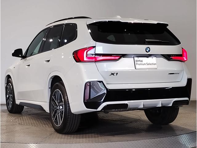 Ｘ１ ｘＤｒｉｖｅ　２０ｄ　Ｍスポーツ　カーブドディスプレイ　全周囲カメラ　アップルカープレイ　Ｂｌｕｅｔｏｏｔｈ　ＡＣＣ　ヘッドアップディスプレイ　電動トランク　　シートヒーター　衝突被害軽減ブレーキ　車線逸脱警告　ミラーＥＴＣ　元レンタ（8枚目）