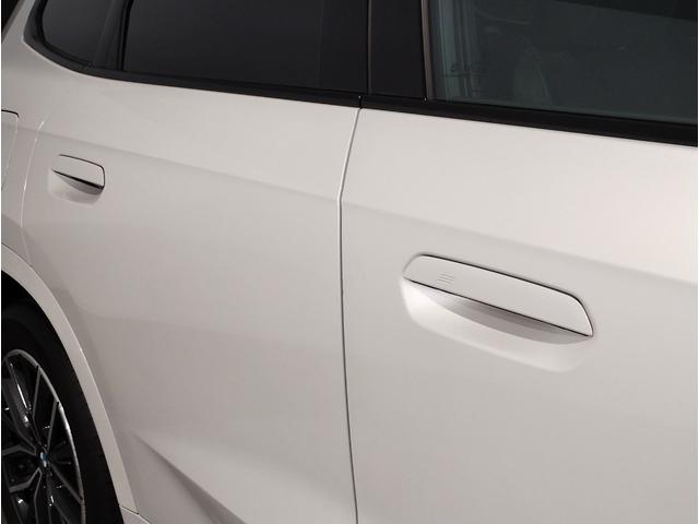 Ｘ１ ｘＤｒｉｖｅ　２０ｄ　Ｍスポーツ　カーブドディスプレイ　全周囲カメラ　アップルカープレイ　Ｂｌｕｅｔｏｏｔｈ　ＡＣＣ　ヘッドアップディスプレイ　電動トランク　　シートヒーター　衝突被害軽減ブレーキ　車線逸脱警告　ミラーＥＴＣ　元レンタ（15枚目）