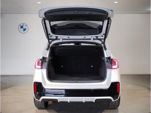 Ｘ１ ｘＤｒｉｖｅ　２０ｄ　Ｍスポーツ　カーブドディスプレイ　全周囲カメラ　アップルカープレイ　Ｂｌｕｅｔｏｏｔｈ　ＡＣＣ　ヘッドアップディスプレイ　電動トランク　　シートヒーター　衝突被害軽減ブレーキ　車線逸脱警告　ミラーＥＴＣ　元レンタ（28枚目）