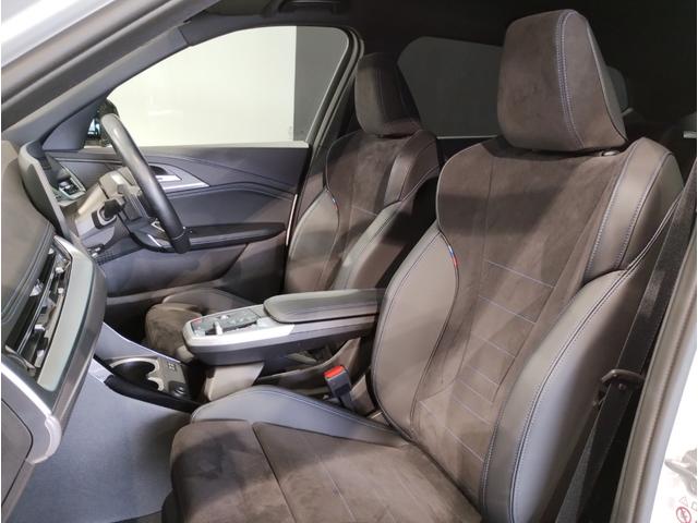 Ｘ１ ｘＤｒｉｖｅ　２０ｄ　Ｍスポーツ　カーブドディスプレイ　全周囲カメラ　アップルカープレイ　Ｂｌｕｅｔｏｏｔｈ　ＡＣＣ　ヘッドアップディスプレイ　電動トランク　　シートヒーター　衝突被害軽減ブレーキ　車線逸脱警告　ミラーＥＴＣ　元レンタ（30枚目）