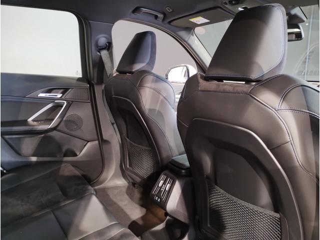 Ｘ１ ｘＤｒｉｖｅ　２０ｄ　Ｍスポーツ　カーブドディスプレイ　全周囲カメラ　アップルカープレイ　Ｂｌｕｅｔｏｏｔｈ　ＡＣＣ　ヘッドアップディスプレイ　電動トランク　　シートヒーター　衝突被害軽減ブレーキ　車線逸脱警告　ミラーＥＴＣ　元レンタ（33枚目）