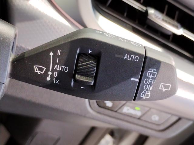 Ｘ１ ｘＤｒｉｖｅ　２０ｄ　Ｍスポーツ　カーブドディスプレイ　全周囲カメラ　アップルカープレイ　Ｂｌｕｅｔｏｏｔｈ　ＡＣＣ　ヘッドアップディスプレイ　電動トランク　　シートヒーター　衝突被害軽減ブレーキ　車線逸脱警告　ミラーＥＴＣ　元レンタ（64枚目）