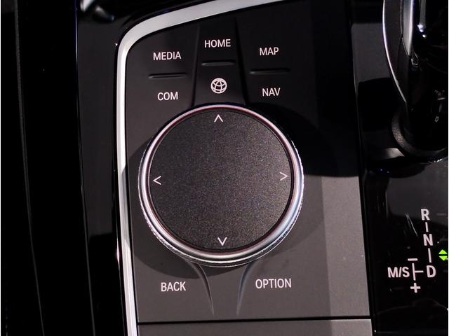 X3 xDrive 20d Mスポーツ セレクトパッケージ サンルーフ ハーマンカードンサウンドシステム 19インチアルミ ステアリングサポート トップビューカメラ 衝突軽減ブレーキ 車線逸脱警告 電動トランク(54枚目)