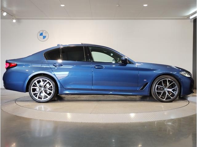 ５シリーズ ５２３ｄ　ｘＤｒｉｖｅ　Ｍスポーツ　サンルーフ　４ゾーンエアコン　アイボリーレザー　ヘッドアップディスプレイ　電動トランク　電動シート　１９インチＡＷ　アクティブクルーズコントロール　ＬＥＤヘッドライト　純正ナビ　ＴＶ　バックカメラ（10枚目）