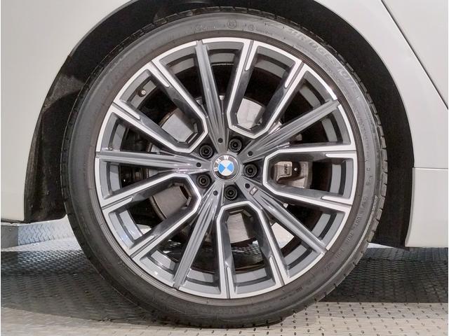 7シリーズ 740d xDrive Mスポーツ ワンオーナー 茶革 前席マッサージシート サンルーフ ソフトクローズドア シートヒーター ベンチレーション 純正ナビ 全周囲カメラ 地デジ harman/kardon ACC HUD 電動トランク(19枚目)