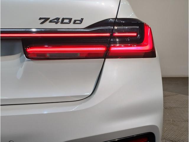 7シリーズ 740d xDrive Mスポーツ ワンオーナー 茶革 前席マッサージシート サンルーフ ソフトクローズドア シートヒーター ベンチレーション 純正ナビ 全周囲カメラ 地デジ harman/kardon ACC HUD 電動トランク(22枚目)