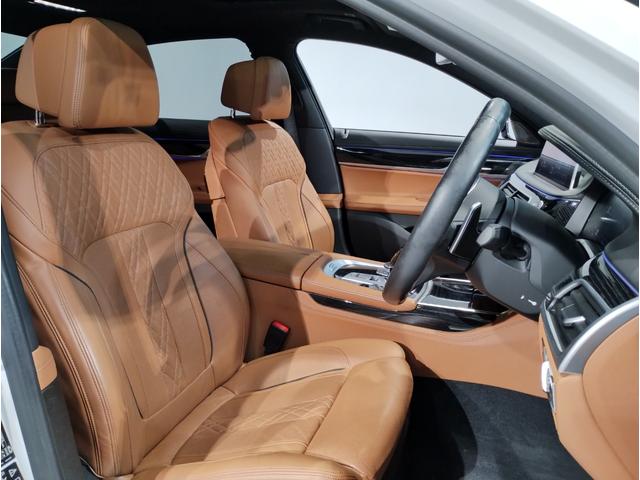 7シリーズ 740d xDrive Mスポーツ ワンオーナー 茶革 前席マッサージシート サンルーフ ソフトクローズドア シートヒーター ベンチレーション 純正ナビ 全周囲カメラ 地デジ harman/kardon ACC HUD 電動トランク(31枚目)