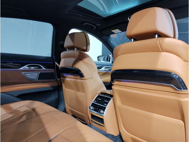 7シリーズ 740d xDrive Mスポーツ ワンオーナー 茶革 前席マッサージシート サンルーフ ソフトクローズドア シートヒーター ベンチレーション 純正ナビ 全周囲カメラ 地デジ harman/kardon ACC HUD 電動トランク(33枚目)