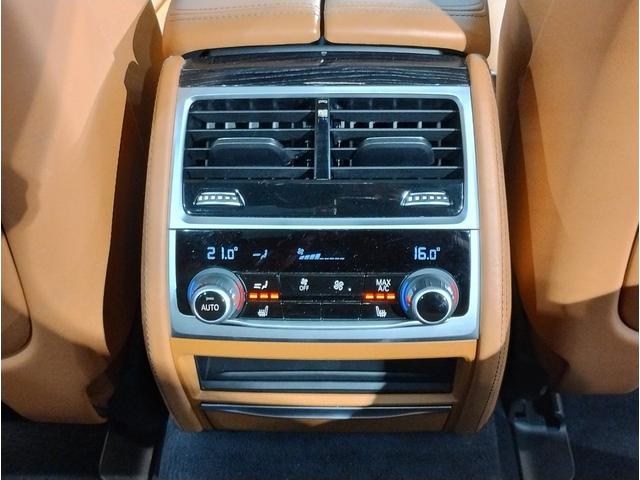 7シリーズ 740d xDrive Mスポーツ ワンオーナー 茶革 前席マッサージシート サンルーフ ソフトクローズドア シートヒーター ベンチレーション 純正ナビ 全周囲カメラ 地デジ harman/kardon ACC HUD 電動トランク(39枚目)