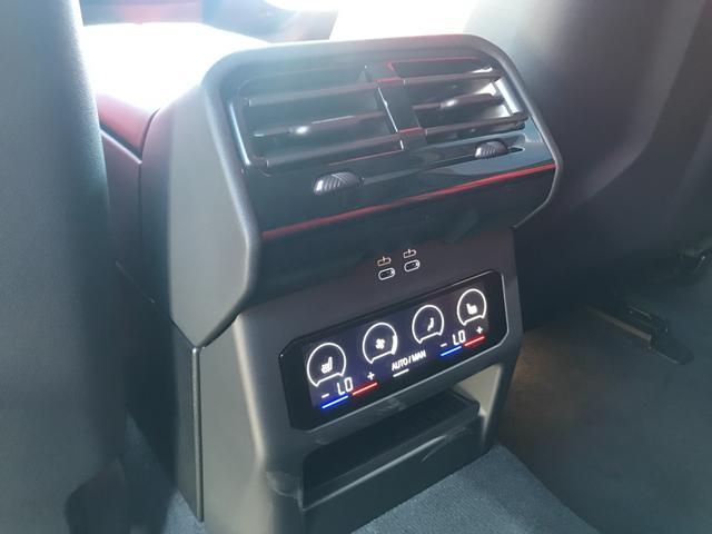 M5 M5 1オーナー MレーストラックPKG Mカーボンセラミックブレーキ Mドライバーズパッケージ B&Wサウンドシステム カーボンインテリアトリム ベンチレーションシート 20/21インチAW(52枚目)