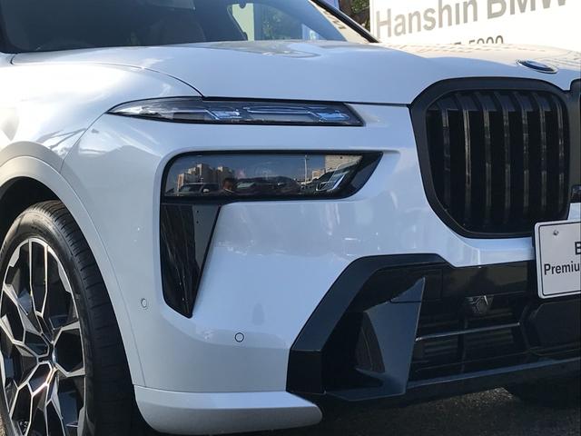 Ｘ７ ｘＤｒｉｖｅ　４０ｄ　Ｍスポーツ　弊社デモレンタアップ　Ｍスポーツパッケージプロ　スカイラウンジパノラマＳＲ　ベンチレーションＳ　冷温カップホルダー　ドライビングアシストプロ　アイコニックグロー　純正２２ＡＷ　クリスタルフィニッシュ（9枚目）