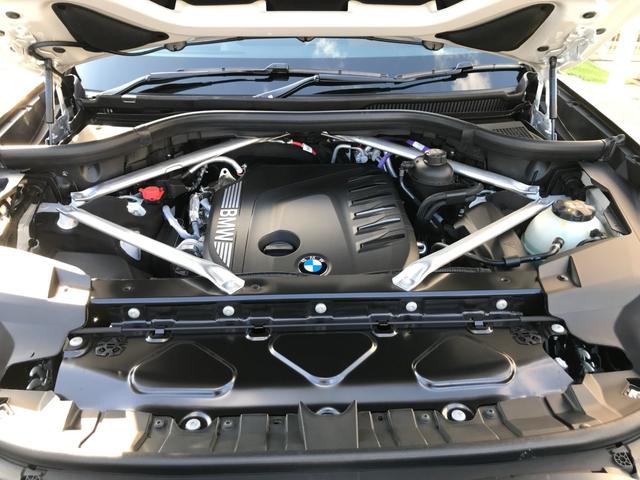 Ｘ７ ｘＤｒｉｖｅ　４０ｄ　Ｍスポーツ　弊社デモレンタアップ　Ｍスポーツパッケージプロ　スカイラウンジパノラマＳＲ　ベンチレーションＳ　冷温カップホルダー　ドライビングアシストプロ　アイコニックグロー　純正２２ＡＷ　クリスタルフィニッシュ（79枚目）