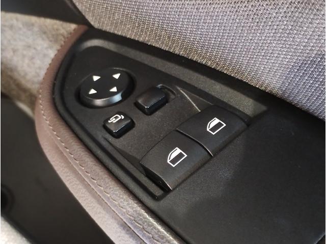 ｉ３ アトリエ　レンジ・エクステンダー装備車　認定保証　１２０Ａｈ後期モデル　ワンオーナー　インテリアデザイン　ＳＵＩＴＥ　茶レザー　シートヒーター　アクティブクルーズコントロール　純正ナビ　Ｂカメラ　ＰＤＣ　ワイヤレスチャージ　純正１９ＡＷ（42枚目）