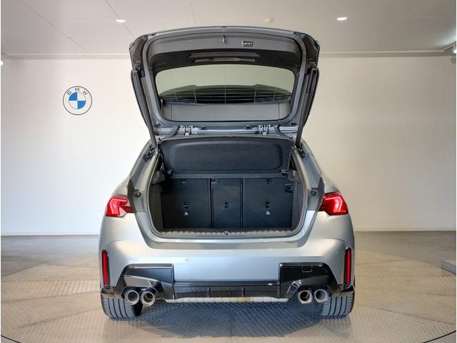 １シリーズ Ｍ１３５　ｘＤｒｉｖｅ　アダクティブＭサス　ＯＰ１９ＡＷ　ヘッドアップディスプレイ　レッドキャリパー　ｈａｒｍａｎ／ｋａｒｄｏｎ　Ｍスポーツシート　Ｍシートベルト　ＵＶカットガラス　ドライビングアシストプロ（17枚目）