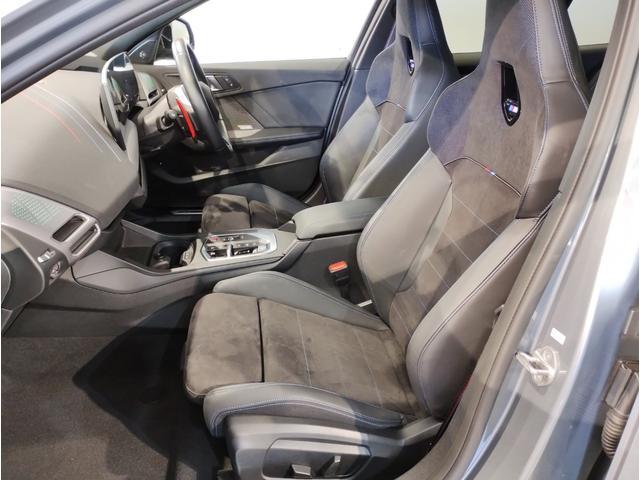 １シリーズ Ｍ１３５　ｘＤｒｉｖｅ　アダクティブＭサス　ＯＰ１９ＡＷ　ヘッドアップディスプレイ　レッドキャリパー　ｈａｒｍａｎ／ｋａｒｄｏｎ　Ｍスポーツシート　Ｍシートベルト　ＵＶカットガラス　ドライビングアシストプロ（23枚目）