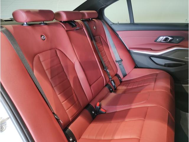 B3 リムジン オールラッド 左ハンドル 1オーナー アルピナセーフティPKG アルピナラグジュアリーPKG タコラレッドレザー 高性能ブレーキ harman/kardon パーキングアシストプラス 電動トランク 20インチAW(17枚目)