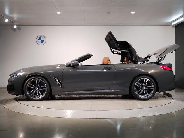 ８シリーズ ８４０ｉ　カブリオレ　エクスクルーシブ　Ｍスポーツ　後期モデル　コニャックレザーシート　全周囲カメラ　アクティブクルーズコントロール　衝突軽減ブレーキ　電動トランク　ＬＥＤヘッドライト　シートヒーター　ヘッドアップディスプレイ（9枚目）