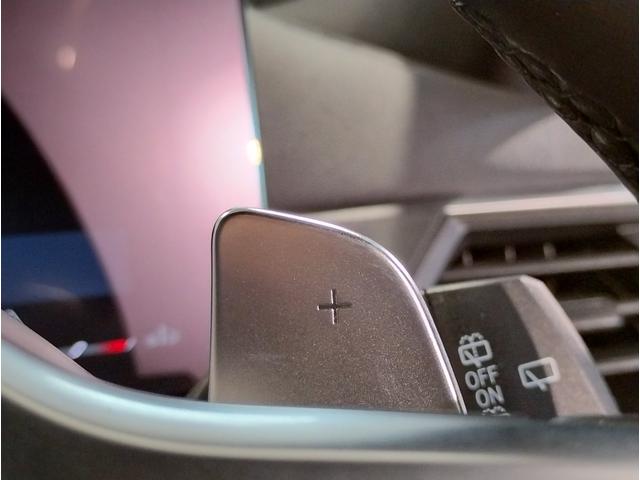 ３シリーズ ３２０ｉツーリング　Ｍスポーツ　１オーナー・ファストトラックＰＫＧ・Ｍブレーキ・　アダプティブＭサスペンション・１９ＡＷ・Ｍスポーツシート・ブラックレザー・カーボンインテリア・シートヒーター・全周囲カメラ・ヘッドＵＰディスプレイ（67枚目）