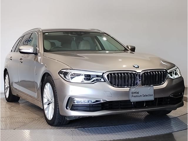 ５シリーズ ５２３ｉツーリング　ラグジュアリー　ベージュレザーシート　シートヒーター　ヘッドアップディスプレイ　ランバーサポート　純正１８インチＡＷ　アクティブクルーズコントロール　衝突軽減ブレーキ　電動トランク　ＬＥＤヘッドライト（11枚目）