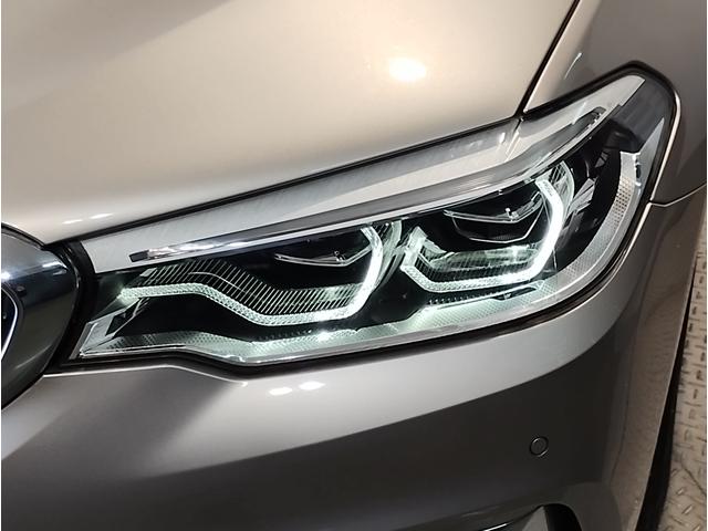 ５シリーズ ５２３ｉツーリング　ラグジュアリー　ベージュレザーシート　シートヒーター　ヘッドアップディスプレイ　ランバーサポート　純正１８インチＡＷ　アクティブクルーズコントロール　衝突軽減ブレーキ　電動トランク　ＬＥＤヘッドライト（16枚目）