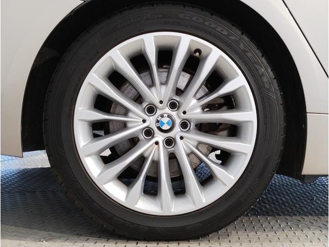 ５シリーズ ５２３ｉツーリング　ラグジュアリー　ベージュレザーシート　シートヒーター　ヘッドアップディスプレイ　ランバーサポート　純正１８インチＡＷ　アクティブクルーズコントロール　衝突軽減ブレーキ　電動トランク　ＬＥＤヘッドライト（21枚目）