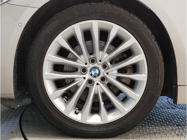 ５シリーズ ５２３ｉツーリング　ラグジュアリー　ベージュレザーシート　シートヒーター　ヘッドアップディスプレイ　ランバーサポート　純正１８インチＡＷ　アクティブクルーズコントロール　衝突軽減ブレーキ　電動トランク　ＬＥＤヘッドライト（22枚目）