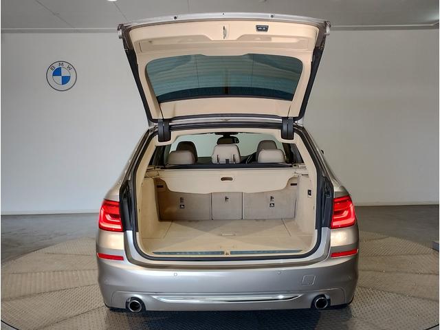 ５シリーズ ５２３ｉツーリング　ラグジュアリー　ベージュレザーシート　シートヒーター　ヘッドアップディスプレイ　ランバーサポート　純正１８インチＡＷ　アクティブクルーズコントロール　衝突軽減ブレーキ　電動トランク　ＬＥＤヘッドライト（26枚目）