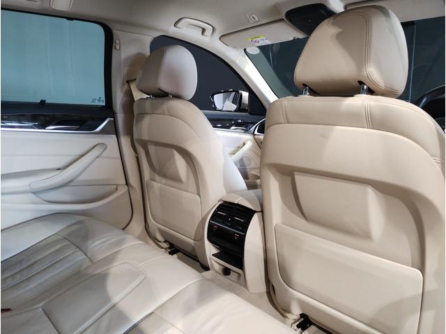 ５シリーズ ５２３ｉツーリング　ラグジュアリー　ベージュレザーシート　シートヒーター　ヘッドアップディスプレイ　ランバーサポート　純正１８インチＡＷ　アクティブクルーズコントロール　衝突軽減ブレーキ　電動トランク　ＬＥＤヘッドライト（35枚目）