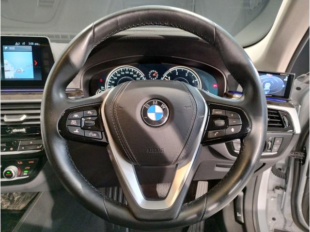 ５シリーズ ５２３ｄ　ラグジュアリー　デビューＰＫＧ　ブラックレザーシート　前後シートヒーター　アクティブクルーズコントロール　パーキングアシストプラス　ヘッドアップディスプレイ　アンビエントライト　電動シート　電動トランク　１８ＡＷ（23枚目）