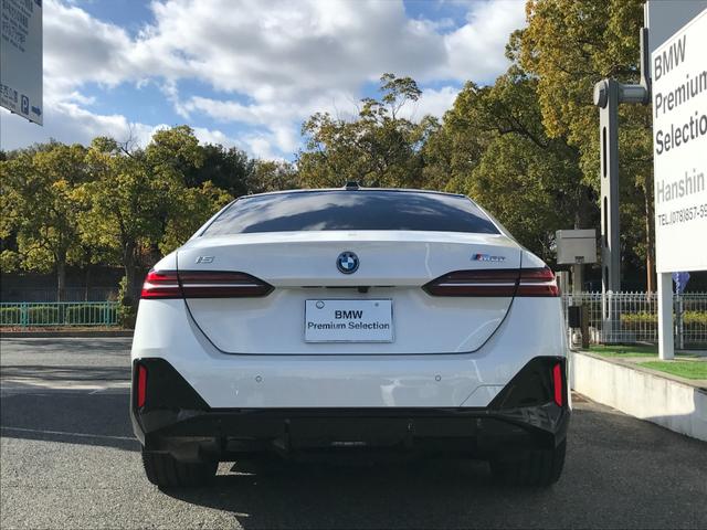 BMW i5 M60 X DRIVE